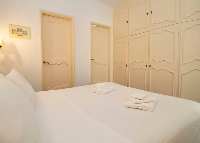 Royal By Portofinohomes Apartmán